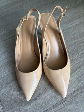 Banana Republic Patent Nude Slingback Pointed Pumps